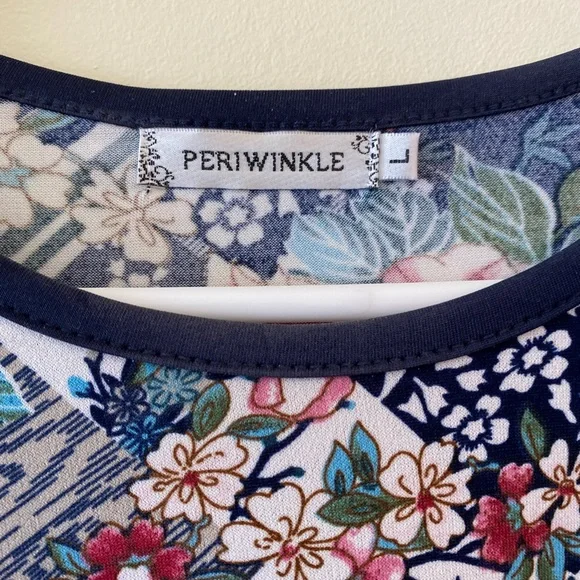 Floral Pattern Top - Picture 3 of 3